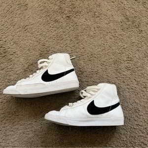 Nike blazer women